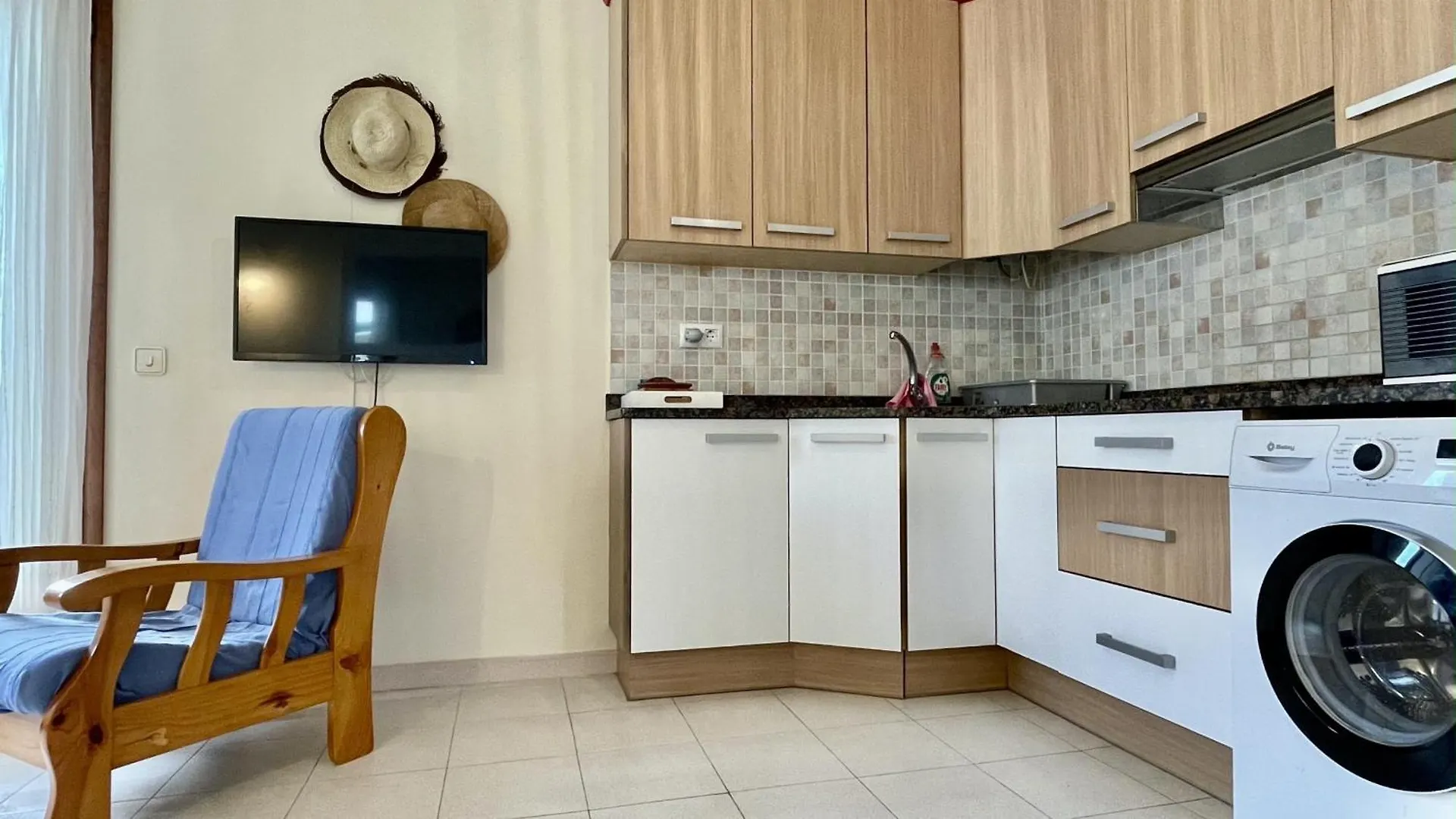 Cala Montgo - Apartamentos L'Escala Spain