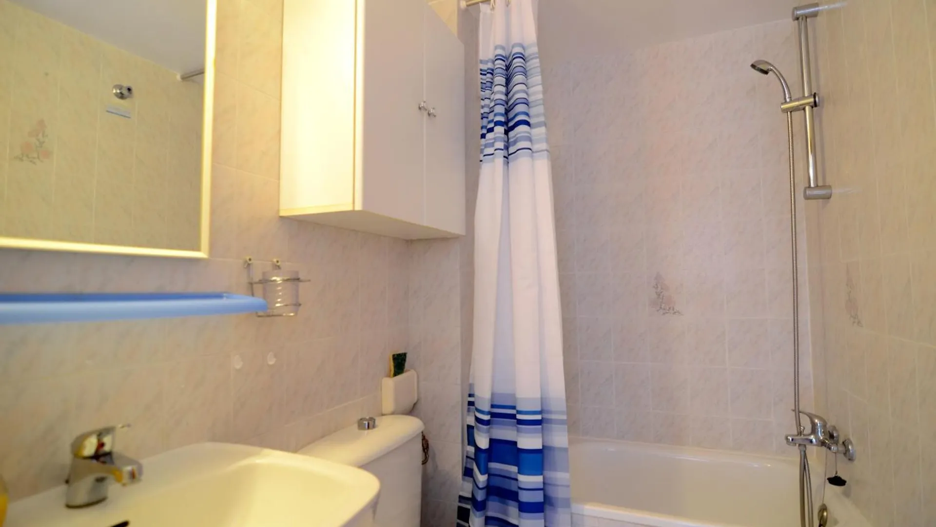 Cala Montgo - Apartamentos L'Escala Spain