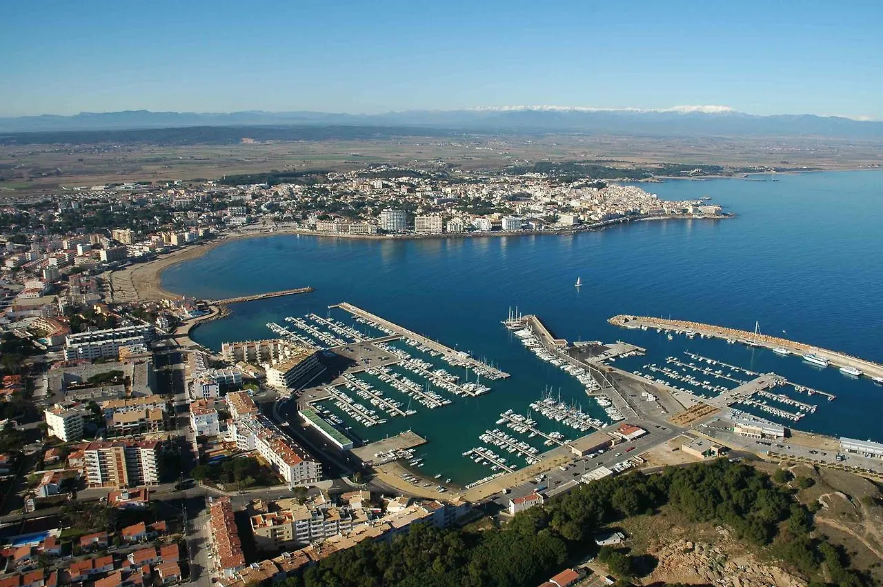 Cala Montgo - Apartamentos L'Escala Spain