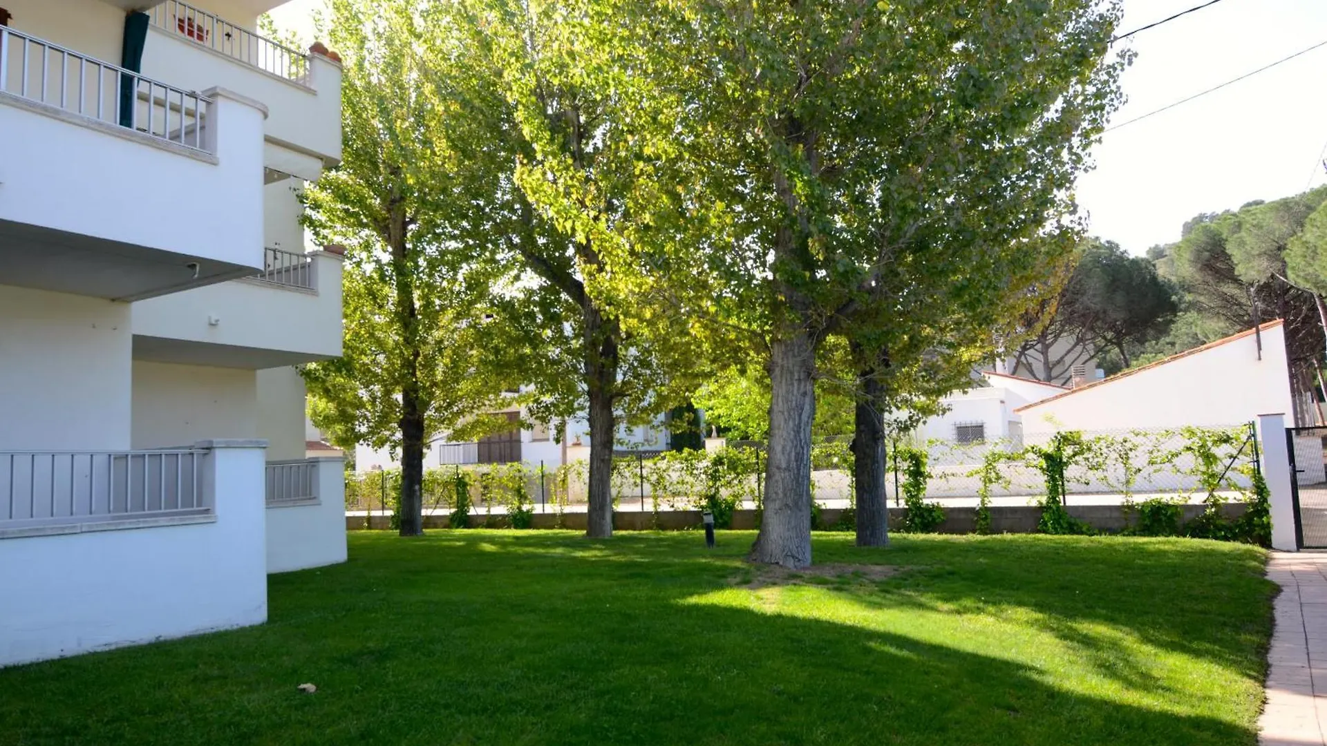 Cala Montgo - Apartamentos L'Escala Spain
